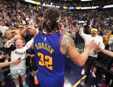  数据复盘：金州勇士四强战对阵利物浦，约基奇效率值爆表